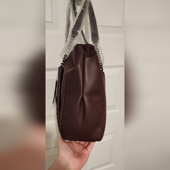 Simply Vera by Vera Wang Rockbridge Tote in Wine NWT  13" X 11" X 5.5" - Picture 8 of 17